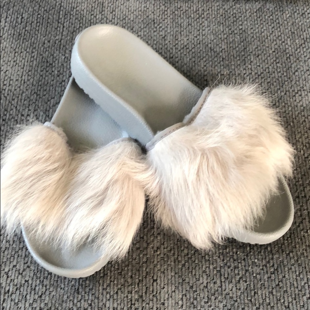 UGG lamb’s fur slides size 7
